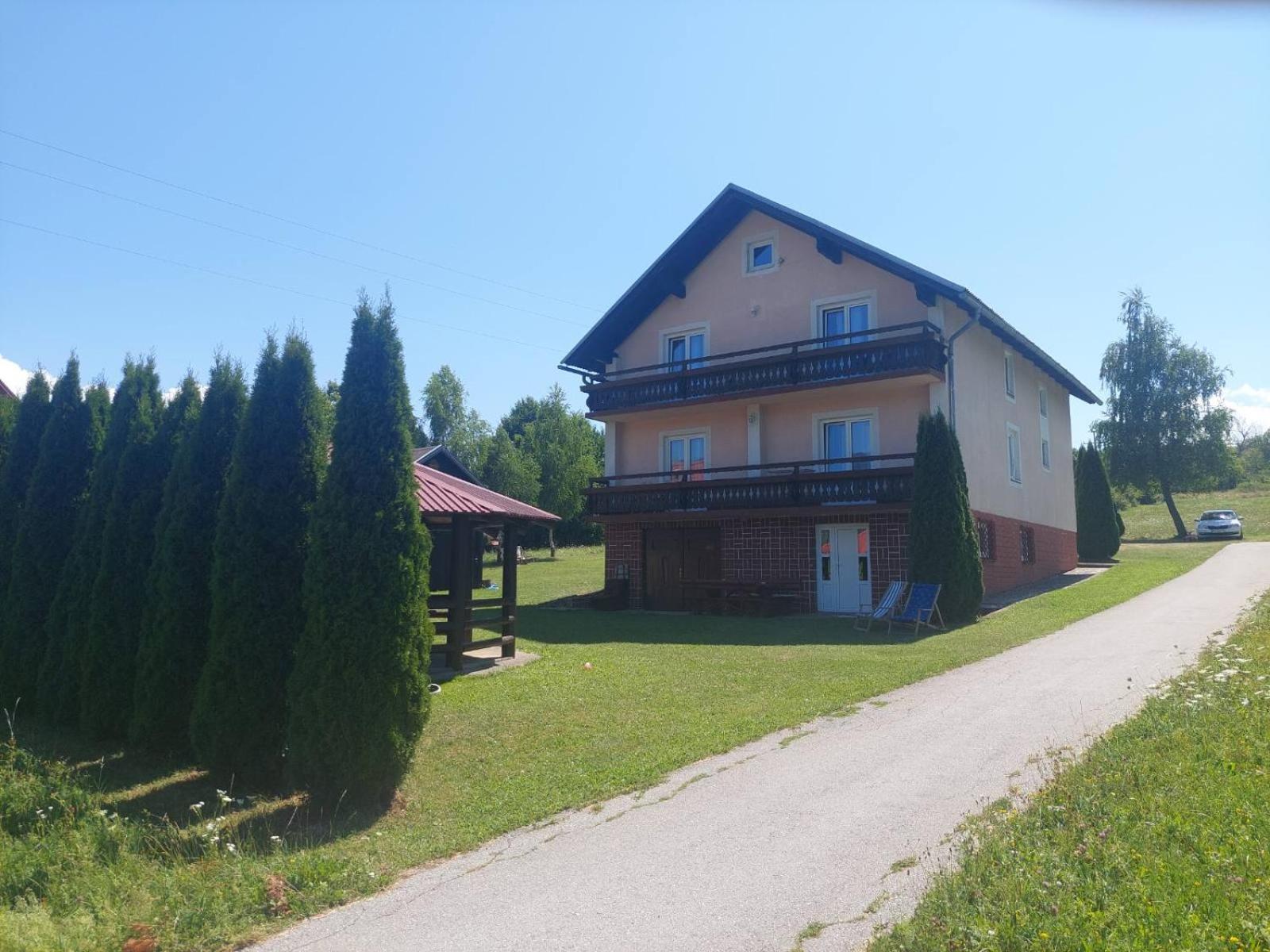 Jelena Hotel Korenica Bagian luar foto