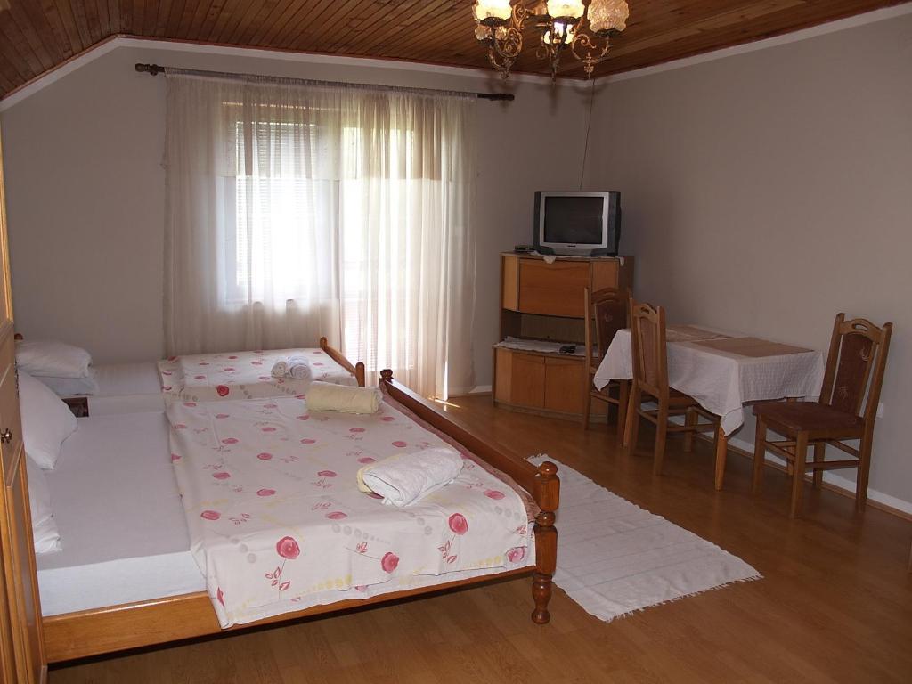Jelena Hotel Korenica Ruang foto